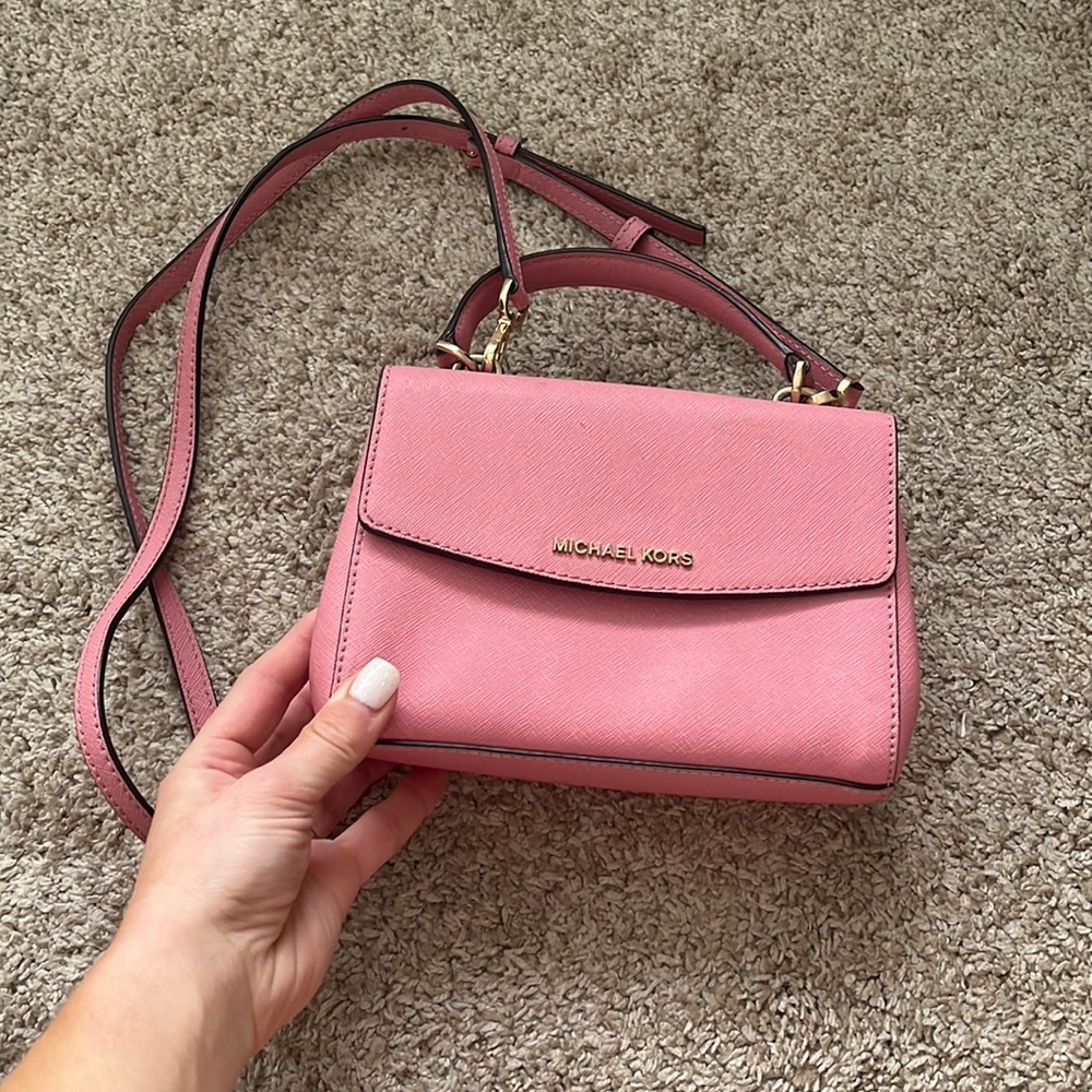 Michael Kors Crossbody 💕